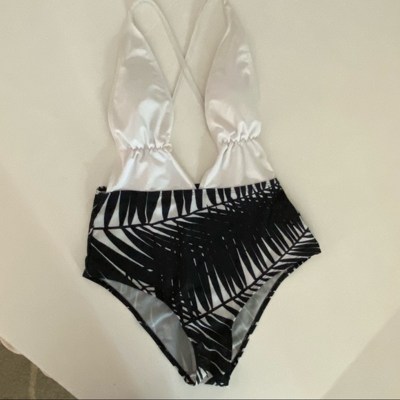 Black White Leaf Print Plunge Monokini Swimsuit - Picture 2 of 5